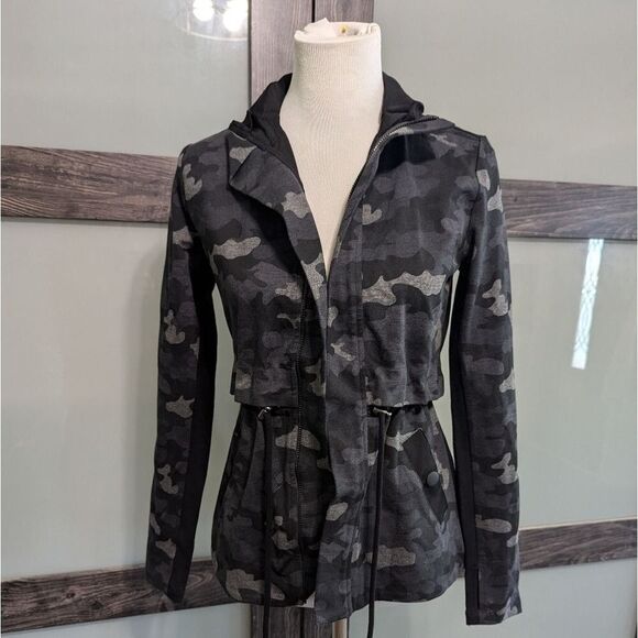 2/30 CAbi 3911 ATC Jacket size XS Black Camo - Picture 5 of 5